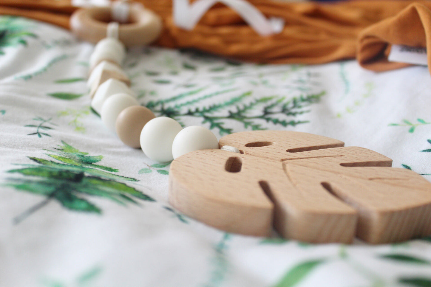 Monstera Pram Toy