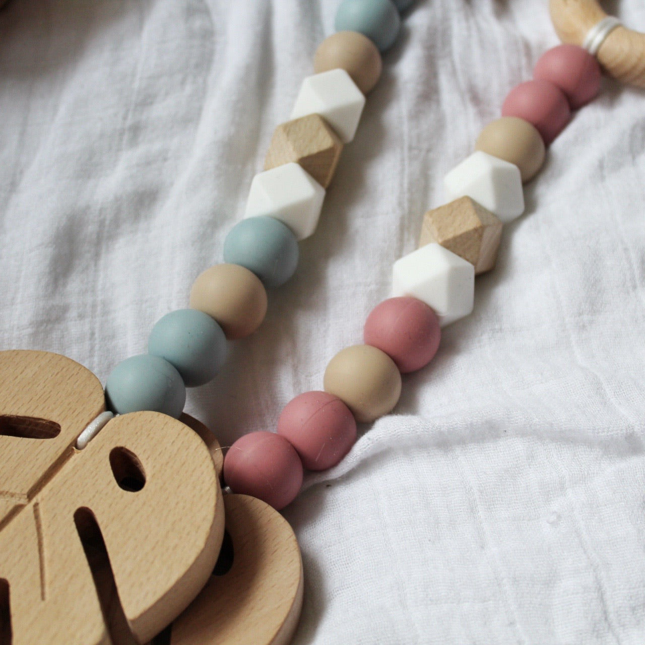 Monstera Pram Toy