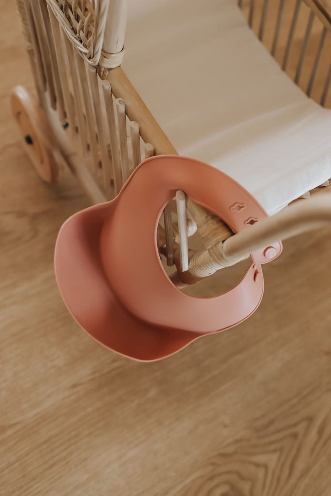 Silicone Feeding Bib